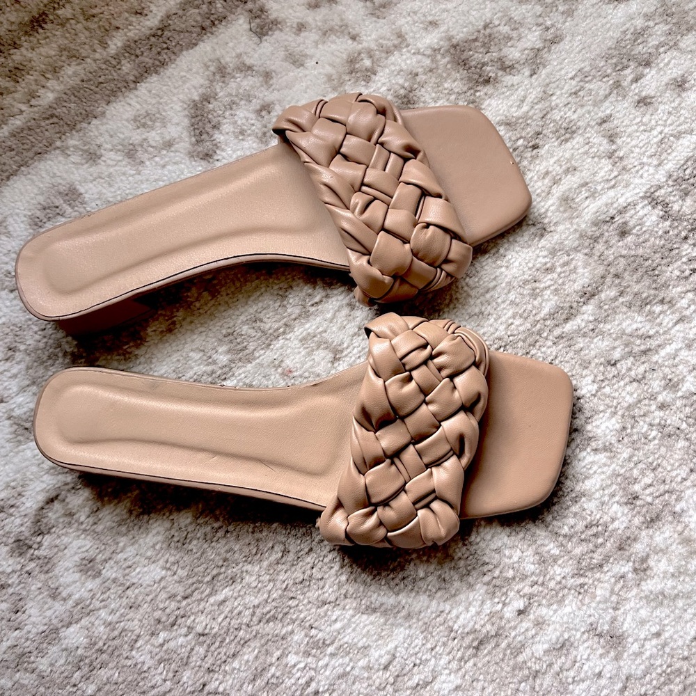 Womens woven sandles: size 10